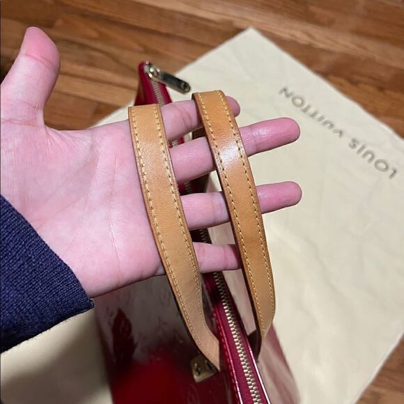 Louis Vuitton Bellevue handbag  - Picture 8 of 16